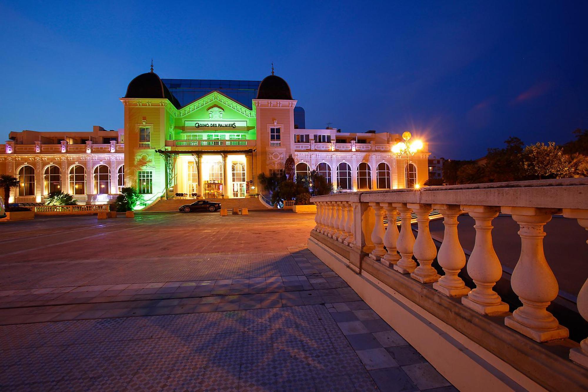 Casino Hotel Des Palmiers Hyères Eksteriør billede